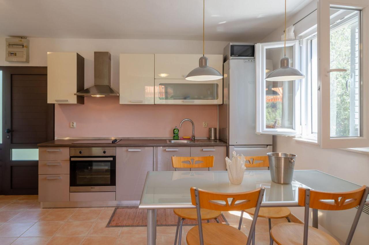 Apartment Tanja Вела-Лука Екстер'єр фото