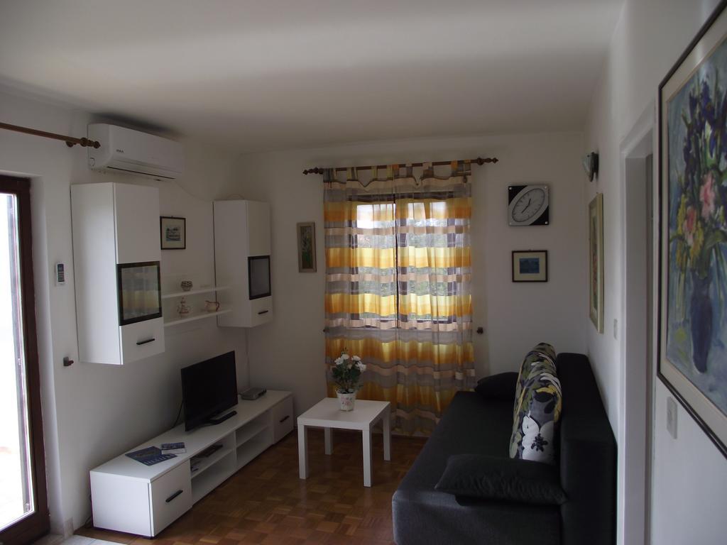 Apartment Tanja Вела-Лука Екстер'єр фото